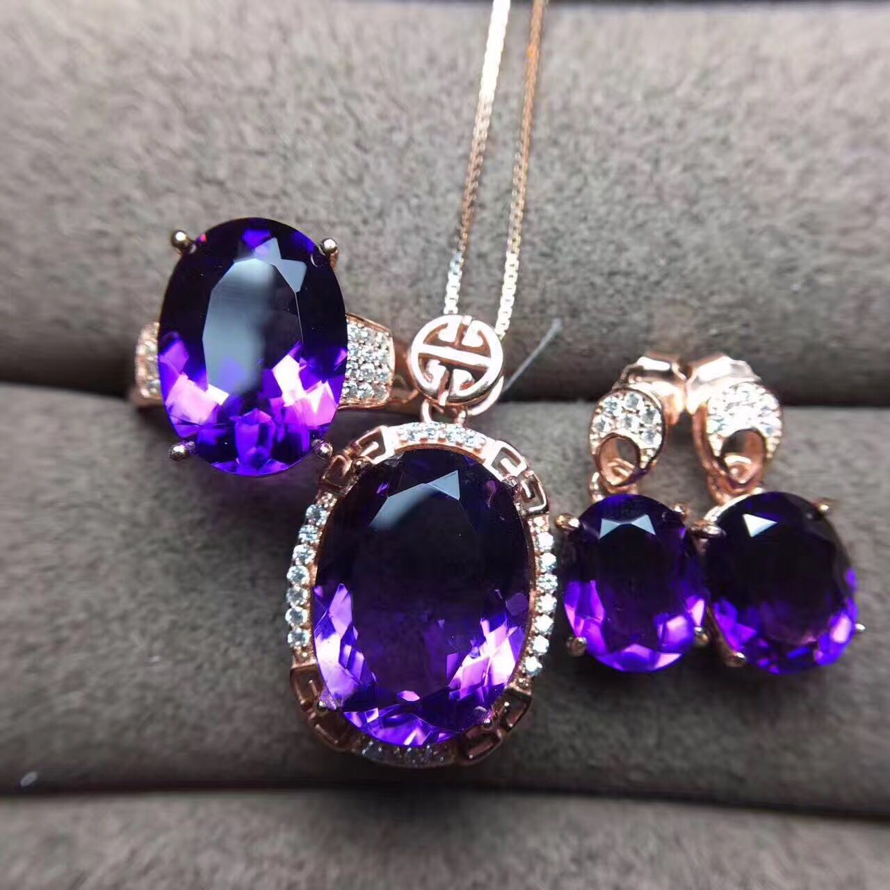 Elegant Amethyst Set Boutique Amethyst Inlaid Crystals set PrestigePearls